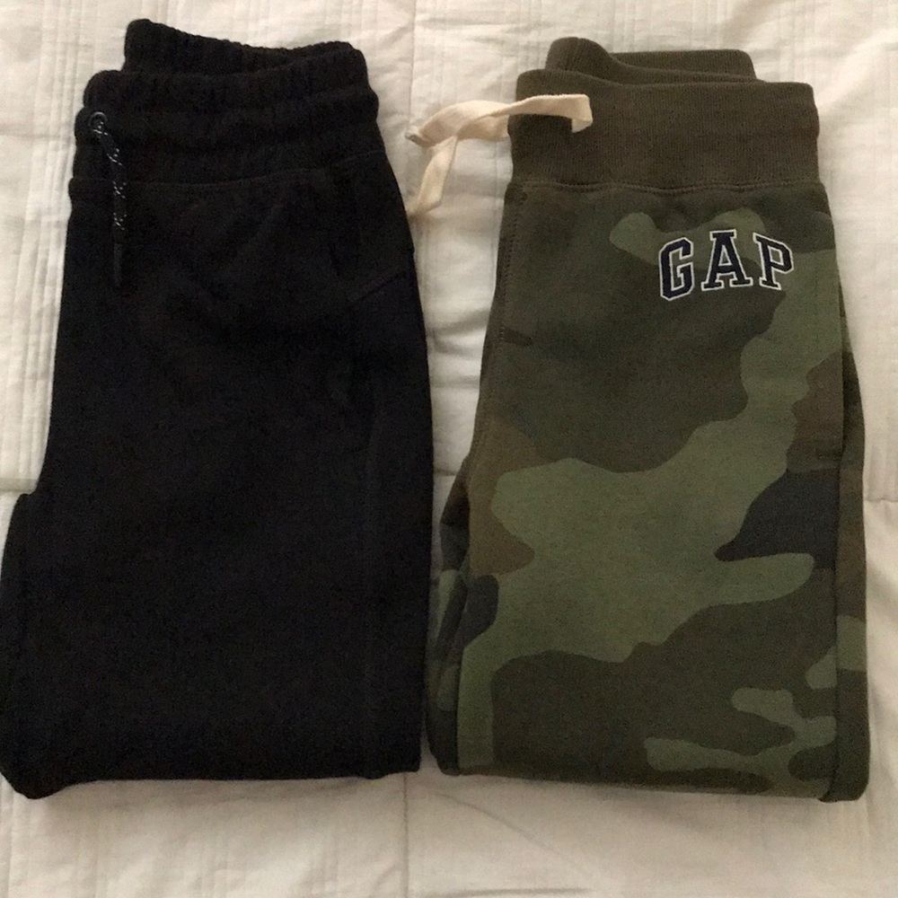 NWOT GAP kids joggers size S (6-7)